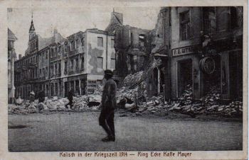 Pocztówka „Kalisch In der Kriegszeit 1914-Ring Ecke Kaffe Mayer”